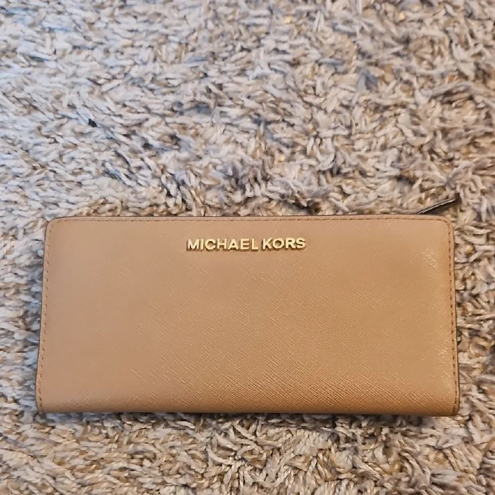 Michael Kors Jet Set Saffiano Leather Wallet Beige